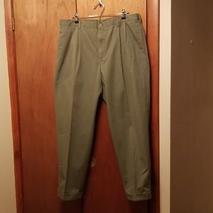 NWOT classic pleated front cuffed men's slacks